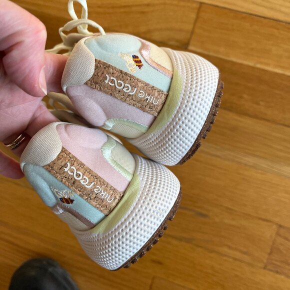 Nike React Escape Run 'Cashmere White Pearl White' Size 5.5 NWOT - Picture 7 of 10